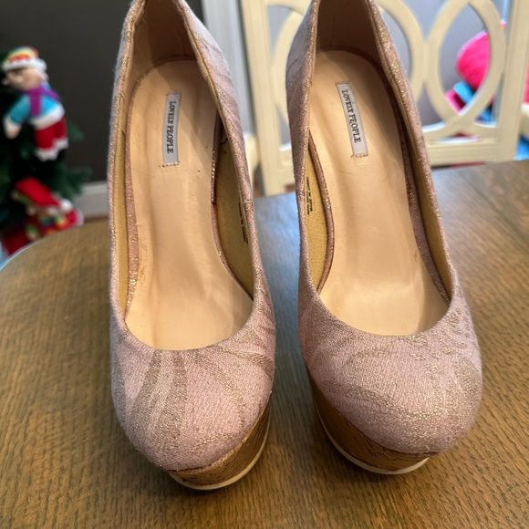 Gold platforms tan cotton fabric with gold - Picture 5 of 7